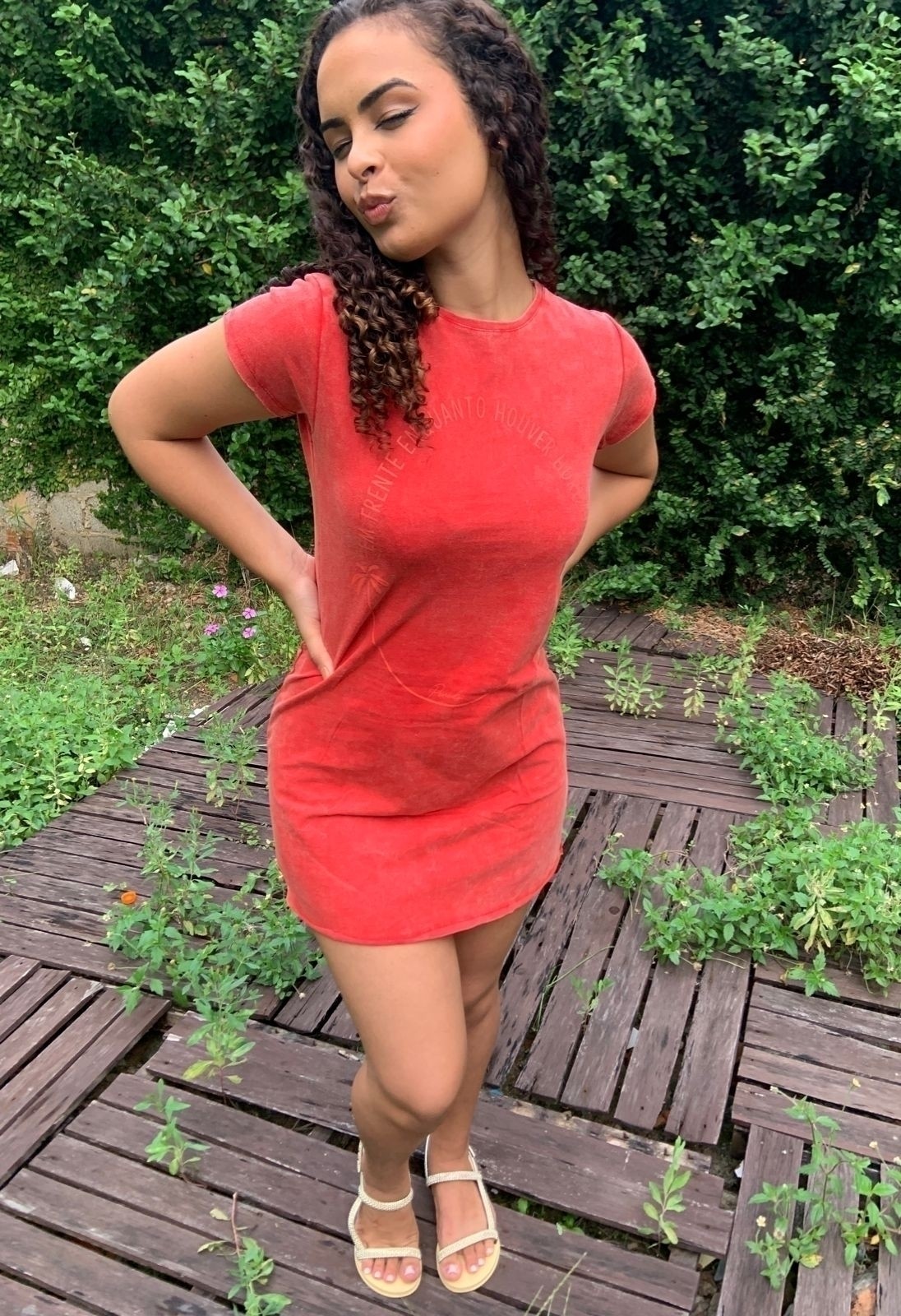 Vestido Curto Manga Em Frente Enquanto Houver Horizonte Vermelho